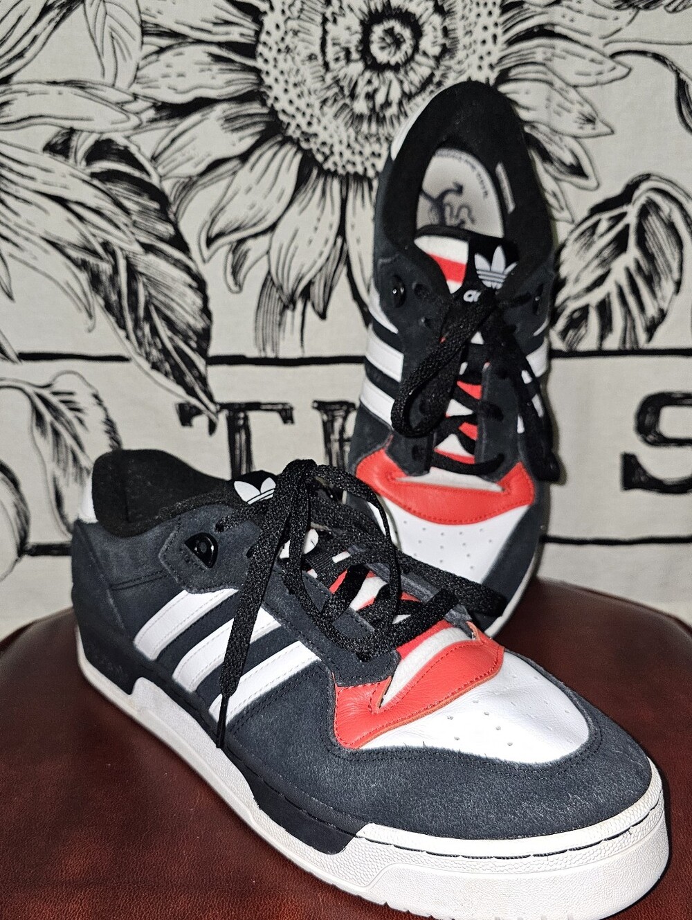 Adidas Dr. Seuss x Rivalry Low Cat In The Hat Collaboration Men’s Size 11